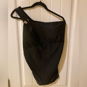 Asymmetrical swim top